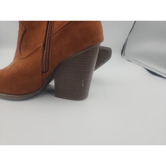 Arula Womens Rust Suede Ankle Boots Size 7W Block Heel Side Zip, Pre-Owned EUC - Picture 7 of 8